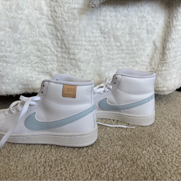 Nike Women White and Light Blue Sneakers - Picture 1 of 6
